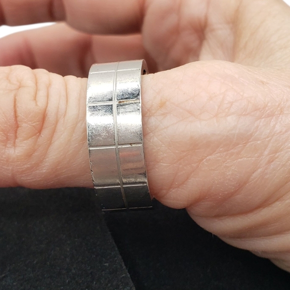 Men's Stainless Steel Silver Tone Band Ring Size 9 - Picture 7 of 7